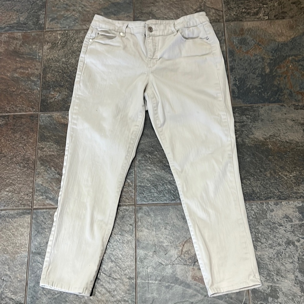 Gloria Vanderbilt Cropped Jeans